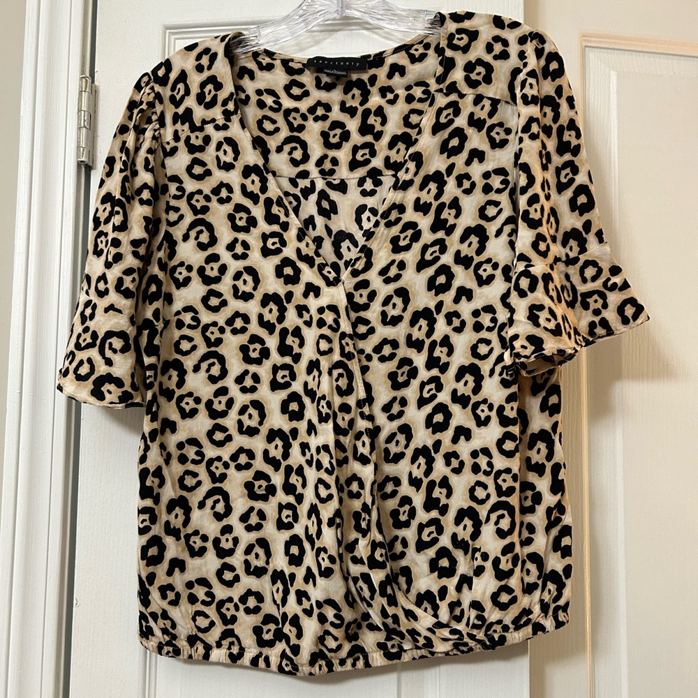 V Neck Snap Cheetah Print Top